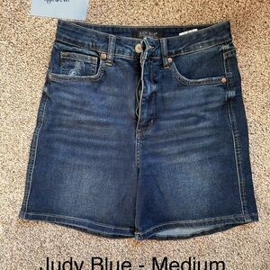 Judy Blue Cooling Dark Wash Denim Shorts